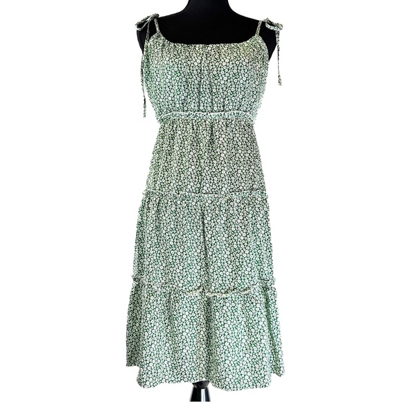 Davi & Dani - Ditsy Ruffle Tiered Vacation Dress - Picture 4 of 6